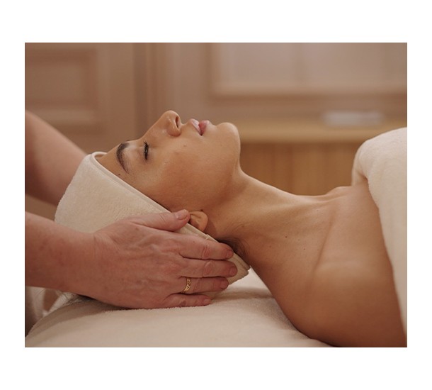 massage lb sur mesure d exception réalisé par une facialiste avec techniques kobido et diagnostic morphofacial personnalisé