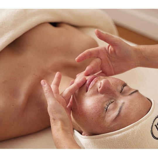 Formation Fondamentale en Massages Facialistes : Alliez Théorie et Pratique avec la Méthode LB Facialistes