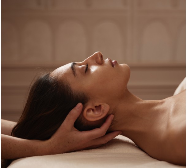 Scalp Massage: complete relaxation and tension rebalancing.