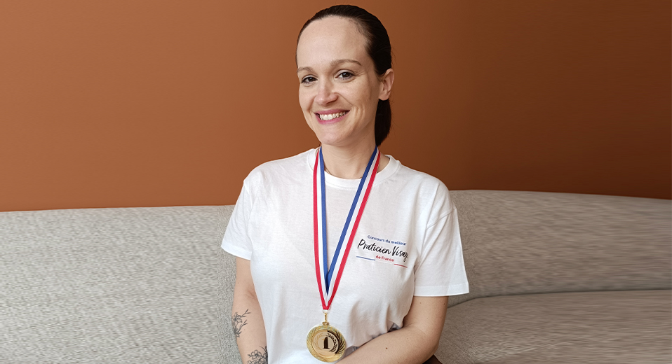 RECONVERSION FACIALISTE : INTERVIEW DE SARAH LOUCHEZ, MÉDAILLÉE D'OR DU MEILLEUR SPA PRATICIEN 2026